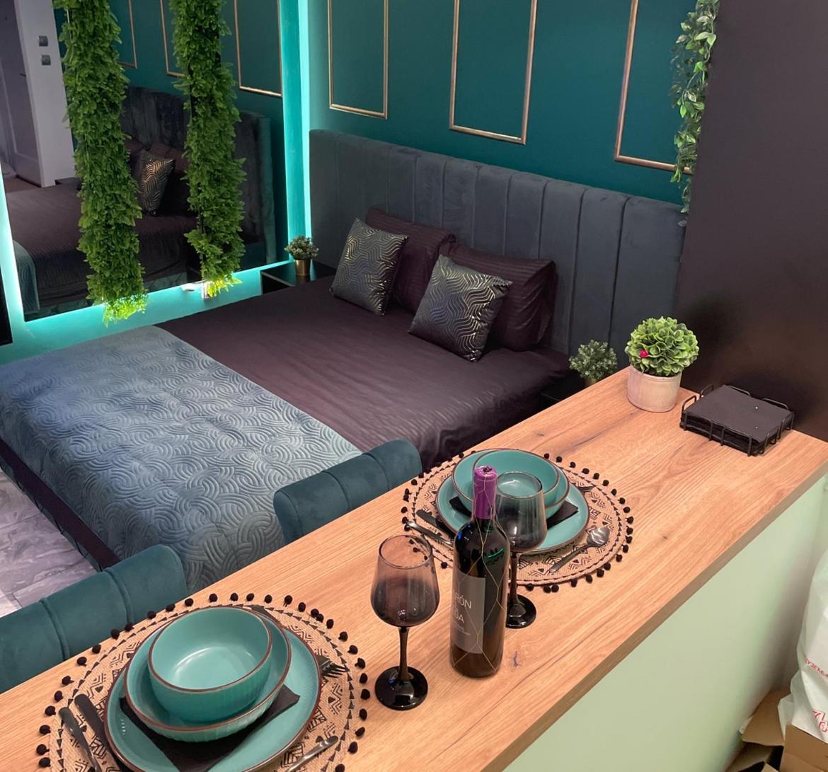 Spanish Apartman 2. Luaran gambar